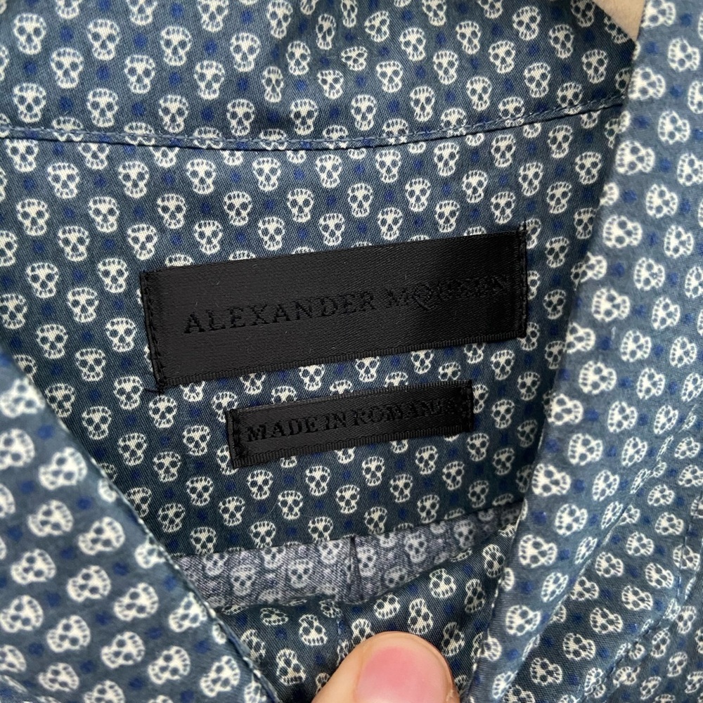 Classic skull print Alexander McQueen button up.